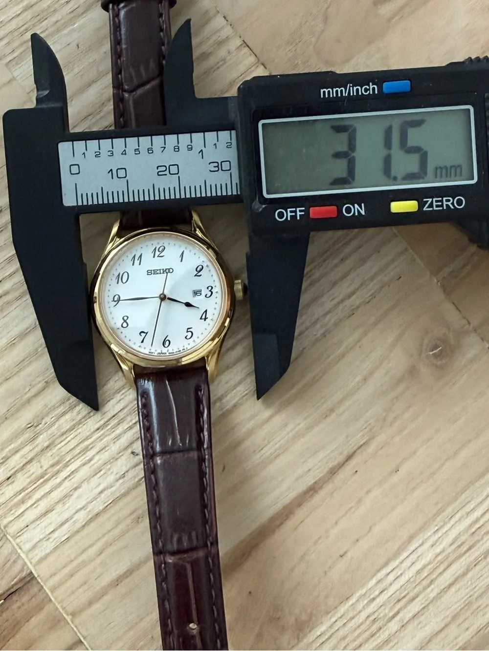 Seiko White Dial Watch Gold-Tone Case Brown Genuine Leather Strap Date Window